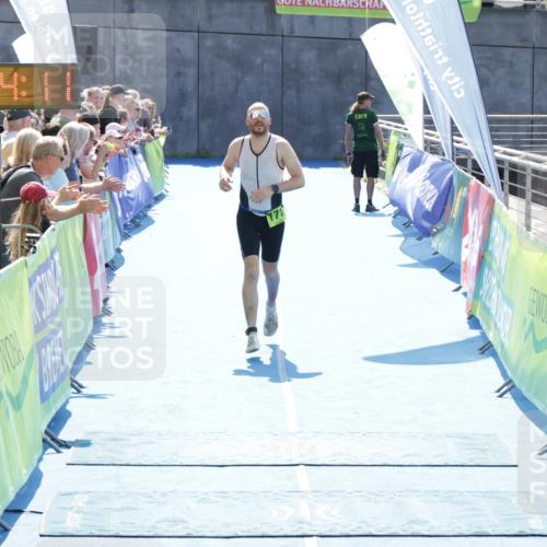 10.08.2025 - GEWOBA Citytriathlon Bremen H.Heesch http://msf.ph/oto/8557466 10.08.2025 15:04:15 Ziel 171 meine-sportfotos.de