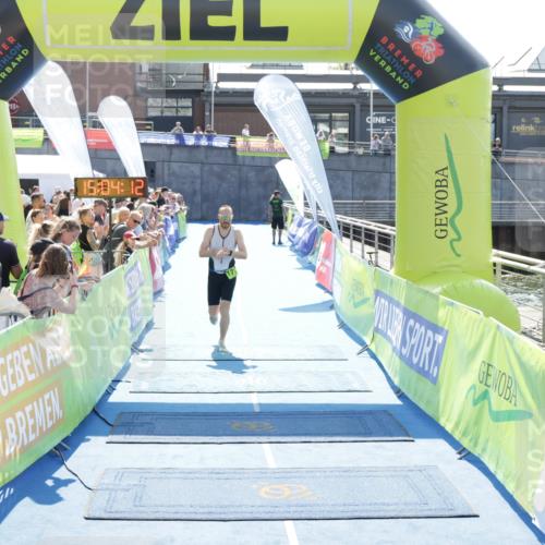 10.08.2025 - GEWOBA Citytriathlon Bremen H.Heesch http://msf.ph/oto/8557474 10.08.2025 15:04:16 Ziel 171 meine-sportfotos.de