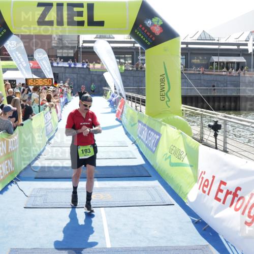 10.08.2025 - GEWOBA Citytriathlon Bremen H.Heesch http://msf.ph/oto/8557477 10.08.2025 15:36:54 Ziel 193, 212, 440 meine-sportfotos.de