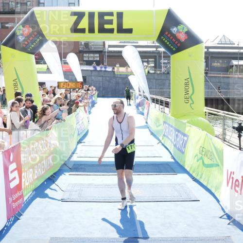 10.08.2025 - GEWOBA Citytriathlon Bremen H.Heesch http://msf.ph/oto/8557483 10.08.2025 15:04:19 Ziel 171 meine-sportfotos.de