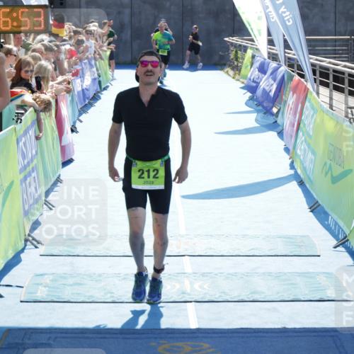 10.08.2025 - GEWOBA Citytriathlon Bremen H.Heesch http://msf.ph/oto/8557486 10.08.2025 15:36:57 Ziel 193, 212, 440 meine-sportfotos.de