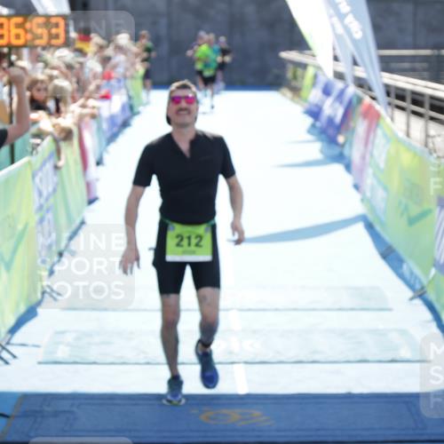 10.08.2025 - GEWOBA Citytriathlon Bremen H.Heesch http://msf.ph/oto/8557488 10.08.2025 15:36:57 Ziel 193, 212, 440 meine-sportfotos.de