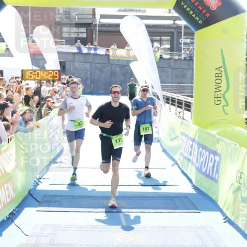 10.08.2025 - GEWOBA Citytriathlon Bremen H.Heesch http://msf.ph/oto/8557489 10.08.2025 15:04:33 Ziel 33, 172, 187 meine-sportfotos.de
