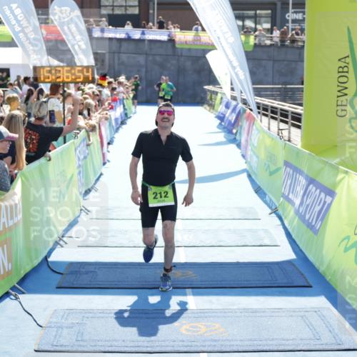 10.08.2025 - GEWOBA Citytriathlon Bremen H.Heesch http://msf.ph/oto/8557490 10.08.2025 15:36:58 Ziel 193, 212, 440 meine-sportfotos.de