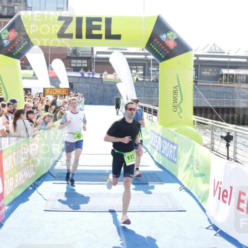 10.08.2025 - GEWOBA Citytriathlon Bremen H.Heesch http://msf.ph/oto/8557493 10.08.2025 15:04:34 Ziel 33, 172, 187 meine-sportfotos.de