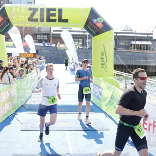 10.08.2025 - GEWOBA Citytriathlon Bremen H.Heesch http://msf.ph/oto/8557497 10.08.2025 15:04:35 Ziel 33, 172, 187 meine-sportfotos.de