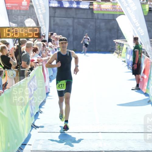 10.08.2025 - GEWOBA Citytriathlon Bremen H.Heesch http://msf.ph/oto/8557510 10.08.2025 15:04:56 Ziel 271 meine-sportfotos.de