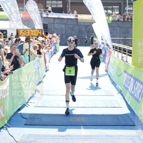 10.08.2025 - GEWOBA Citytriathlon Bremen H.Heesch http://msf.ph/oto/8557520 10.08.2025 15:37:08 Ziel 9, 220, 359 meine-sportfotos.de