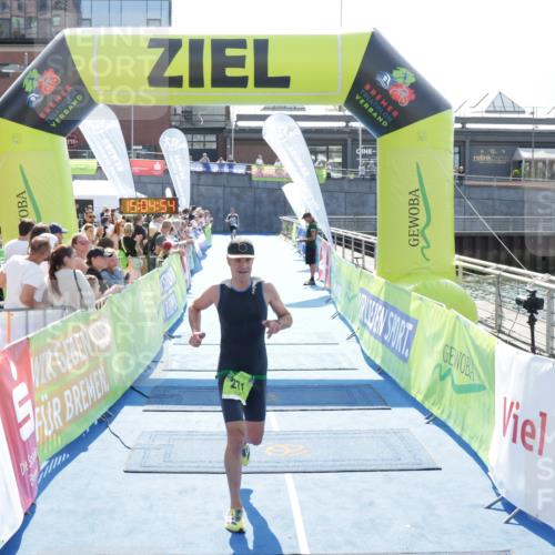 10.08.2025 - GEWOBA Citytriathlon Bremen H.Heesch http://msf.ph/oto/8557521 10.08.2025 15:04:58 Ziel 95, 271 meine-sportfotos.de