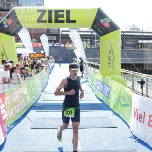 10.08.2025 - GEWOBA Citytriathlon Bremen H.Heesch http://msf.ph/oto/8557523 10.08.2025 15:04:58 Ziel 95, 271 meine-sportfotos.de
