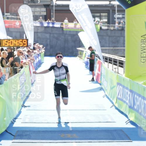 10.08.2025 - GEWOBA Citytriathlon Bremen H.Heesch http://msf.ph/oto/8557534 10.08.2025 15:05:03 Ziel 95, 271 meine-sportfotos.de