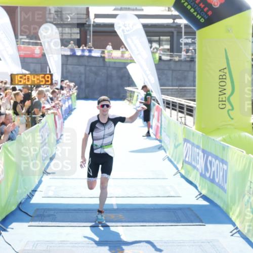 10.08.2025 - GEWOBA Citytriathlon Bremen H.Heesch http://msf.ph/oto/8557535 10.08.2025 15:05:03 Ziel 95, 271 meine-sportfotos.de