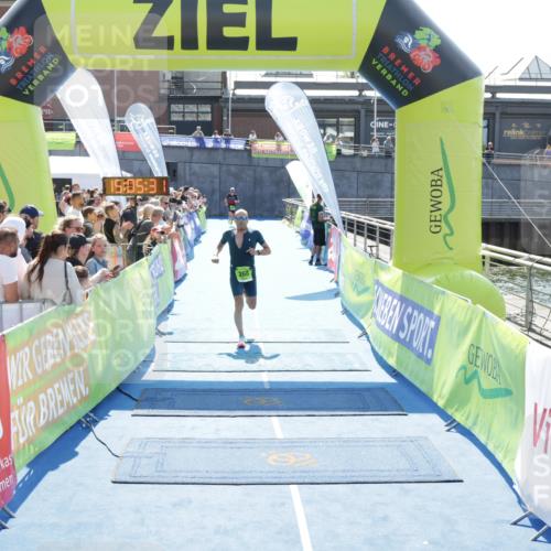 10.08.2025 - GEWOBA Citytriathlon Bremen H.Heesch http://msf.ph/oto/8557552 10.08.2025 15:05:35 Ziel 268 meine-sportfotos.de