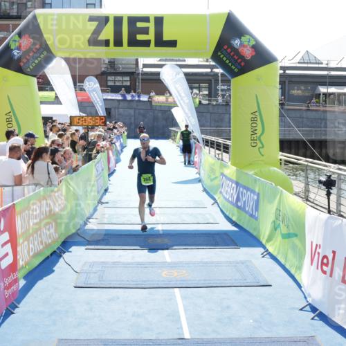 10.08.2025 - GEWOBA Citytriathlon Bremen H.Heesch http://msf.ph/oto/8557557 10.08.2025 15:05:36 Ziel 268 meine-sportfotos.de
