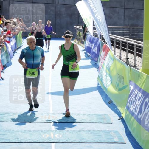 10.08.2025 - GEWOBA Citytriathlon Bremen H.Heesch http://msf.ph/oto/8557563 10.08.2025 15:37:29 Ziel 336, 374, 473 meine-sportfotos.de
