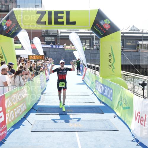 10.08.2025 - GEWOBA Citytriathlon Bremen H.Heesch http://msf.ph/oto/8557578 10.08.2025 15:05:45 Ziel 25, 168 meine-sportfotos.de