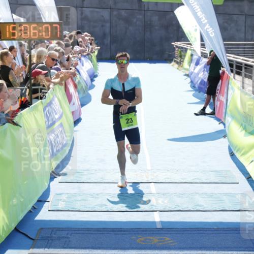 10.08.2025 - GEWOBA Citytriathlon Bremen H.Heesch http://msf.ph/oto/8557605 10.08.2025 15:06:11 Ziel 23 meine-sportfotos.de