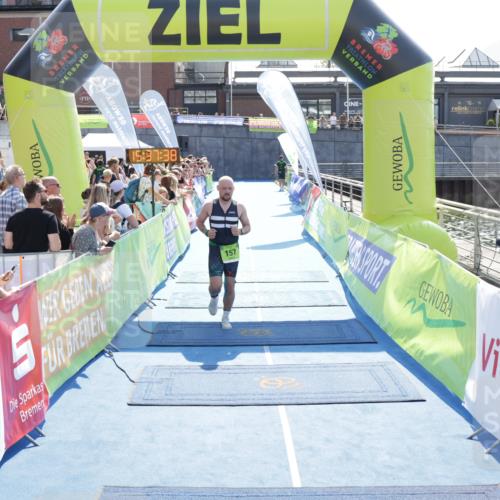 10.08.2025 - GEWOBA Citytriathlon Bremen H.Heesch http://msf.ph/oto/8557608 10.08.2025 15:37:42 Ziel 157, 342, 373, 473 meine-sportfotos.de