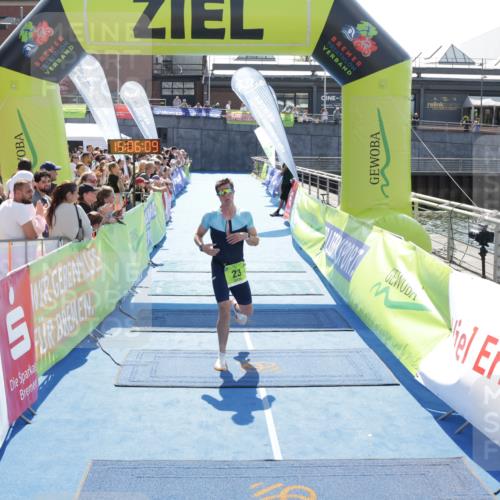 10.08.2025 - GEWOBA Citytriathlon Bremen H.Heesch http://msf.ph/oto/8557613 10.08.2025 15:06:13 Ziel 23 meine-sportfotos.de