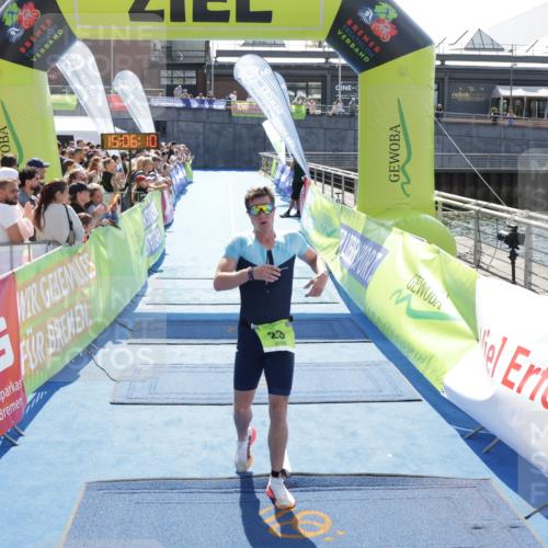 10.08.2025 - GEWOBA Citytriathlon Bremen H.Heesch http://msf.ph/oto/8557619 10.08.2025 15:06:14 Ziel 23 meine-sportfotos.de