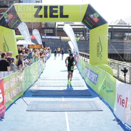 10.08.2025 - GEWOBA Citytriathlon Bremen H.Heesch http://msf.ph/oto/8557622 10.08.2025 15:38:04 Ziel 318, 450, 524 meine-sportfotos.de
