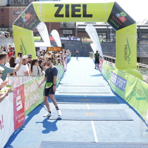 10.08.2025 - GEWOBA Citytriathlon Bremen H.Heesch http://msf.ph/oto/8557635 10.08.2025 15:06:50 Ziel 107 meine-sportfotos.de