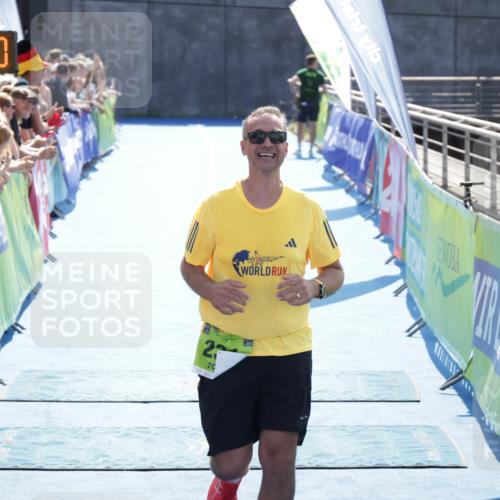 10.08.2025 - GEWOBA Citytriathlon Bremen H.Heesch http://msf.ph/oto/8557653 10.08.2025 15:38:14 Ziel 231, 450, 524 meine-sportfotos.de