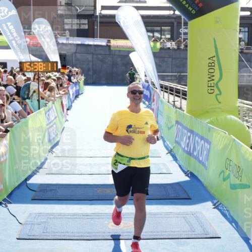 10.08.2025 - GEWOBA Citytriathlon Bremen H.Heesch http://msf.ph/oto/8557657 10.08.2025 15:38:15 Ziel 231, 450, 524 meine-sportfotos.de