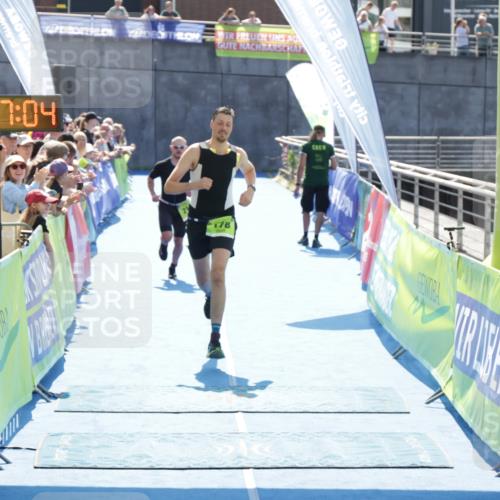 10.08.2025 - GEWOBA Citytriathlon Bremen H.Heesch http://msf.ph/oto/8557667 10.08.2025 15:07:08 Ziel 178, 214 meine-sportfotos.de
