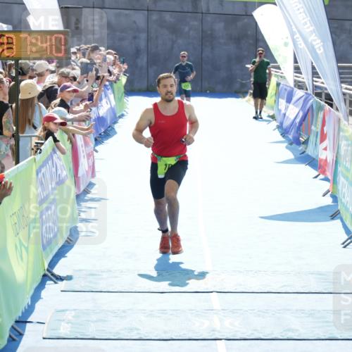 10.08.2025 - GEWOBA Citytriathlon Bremen H.Heesch http://msf.ph/oto/8557672 10.08.2025 15:07:44 Ziel 10 meine-sportfotos.de