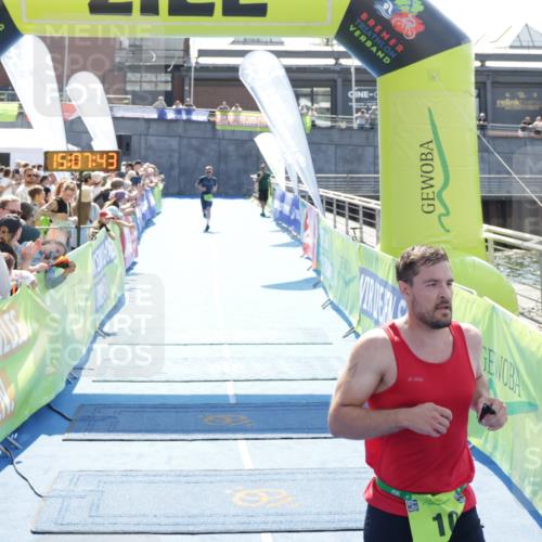 10.08.2025 - GEWOBA Citytriathlon Bremen H.Heesch http://msf.ph/oto/8557684 10.08.2025 15:07:47 Ziel 10, 117 meine-sportfotos.de
