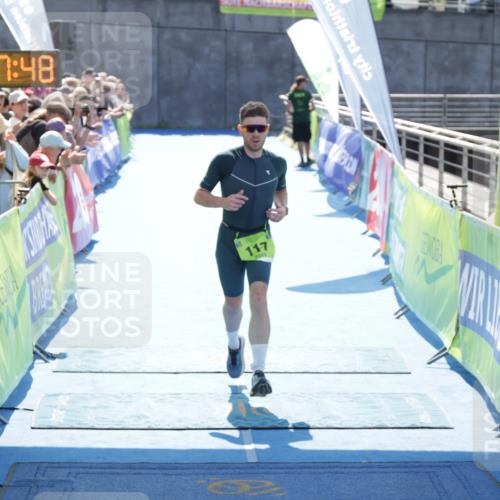 10.08.2025 - GEWOBA Citytriathlon Bremen H.Heesch http://msf.ph/oto/8557688 10.08.2025 15:07:51 Ziel 10, 117 meine-sportfotos.de