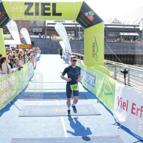 10.08.2025 - GEWOBA Citytriathlon Bremen H.Heesch http://msf.ph/oto/8557696 10.08.2025 15:07:53 Ziel 117 meine-sportfotos.de