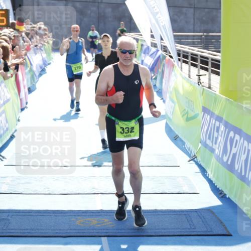 10.08.2025 - GEWOBA Citytriathlon Bremen H.Heesch http://msf.ph/oto/8557699 10.08.2025 15:38:39 Ziel 270, 332, 379, 465 meine-sportfotos.de
