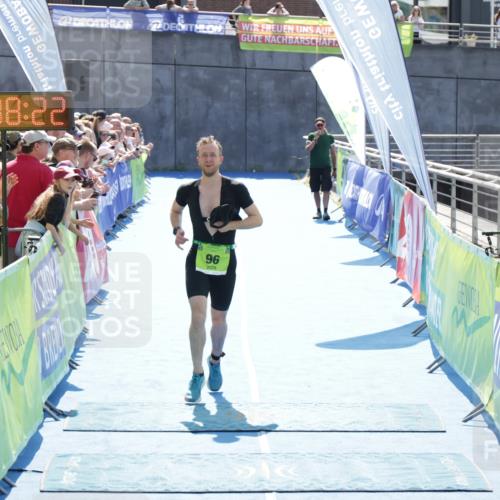 10.08.2025 - GEWOBA Citytriathlon Bremen H.Heesch http://msf.ph/oto/8557704 10.08.2025 15:08:26 Ziel 96 meine-sportfotos.de