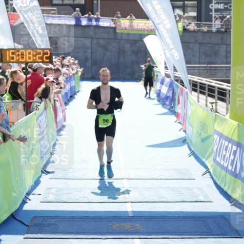10.08.2025 - GEWOBA Citytriathlon Bremen H.Heesch http://msf.ph/oto/8557705 10.08.2025 15:08:26 Ziel 96 meine-sportfotos.de