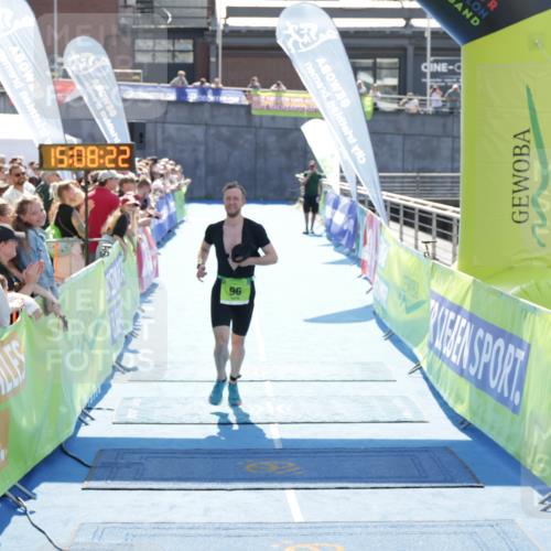 10.08.2025 - GEWOBA Citytriathlon Bremen H.Heesch http://msf.ph/oto/8557707 10.08.2025 15:08:26 Ziel 96 meine-sportfotos.de