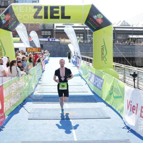 10.08.2025 - GEWOBA Citytriathlon Bremen H.Heesch http://msf.ph/oto/8557712 10.08.2025 15:08:27 Ziel 96 meine-sportfotos.de