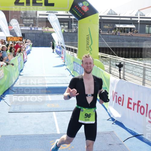 10.08.2025 - GEWOBA Citytriathlon Bremen H.Heesch http://msf.ph/oto/8557718 10.08.2025 15:08:28 Ziel 96 meine-sportfotos.de