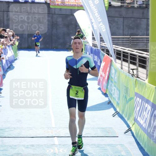 10.08.2025 - GEWOBA Citytriathlon Bremen H.Heesch http://msf.ph/oto/8557736 10.08.2025 15:08:54 Ziel 2, 82 meine-sportfotos.de