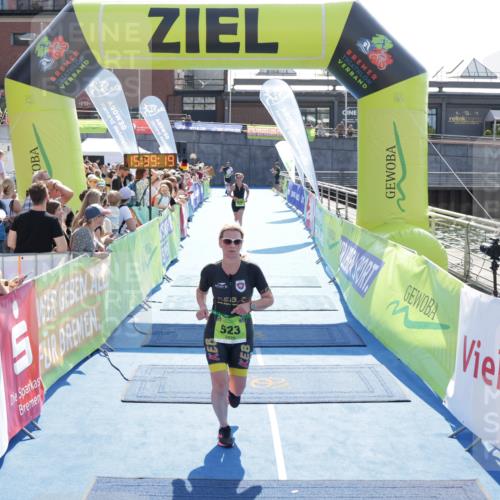 10.08.2025 - GEWOBA Citytriathlon Bremen H.Heesch http://msf.ph/oto/8557758 10.08.2025 15:39:23 Ziel 510, 523 meine-sportfotos.de