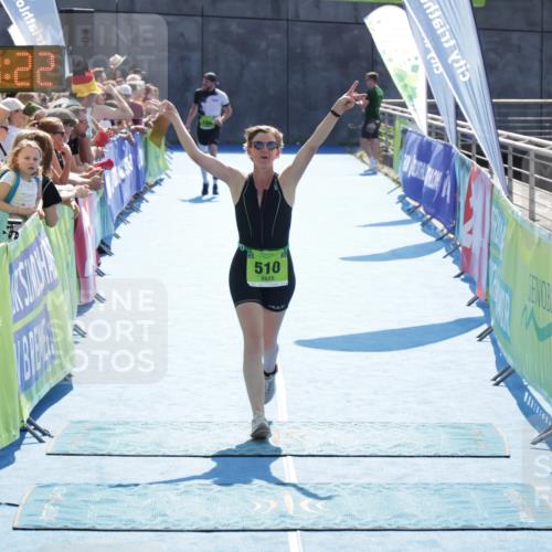 10.08.2025 - GEWOBA Citytriathlon Bremen H.Heesch http://msf.ph/oto/8557762 10.08.2025 15:39:26 Ziel 510, 523 meine-sportfotos.de