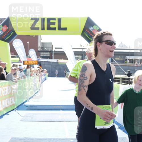 10.08.2025 - GEWOBA Citytriathlon Bremen H.Heesch http://msf.ph/oto/8557796 10.08.2025 15:39:53 Ziel 305, 428 meine-sportfotos.de