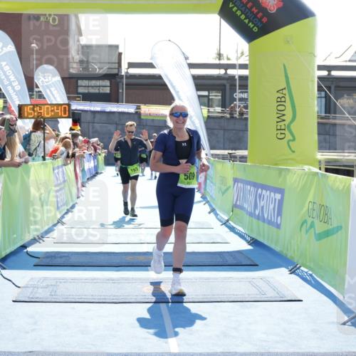 10.08.2025 - GEWOBA Citytriathlon Bremen H.Heesch http://msf.ph/oto/8557829 10.08.2025 15:40:44 Ziel 153, 316, 509, 511 meine-sportfotos.de