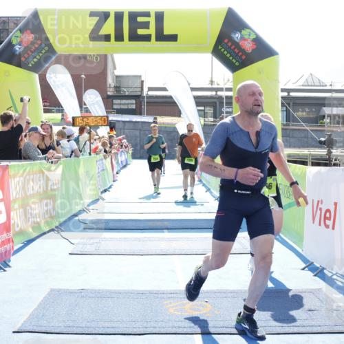 10.08.2025 - GEWOBA Citytriathlon Bremen H.Heesch http://msf.ph/oto/8557845 10.08.2025 15:40:54 Ziel 128, 158, 366, 370, 514 meine-sportfotos.de