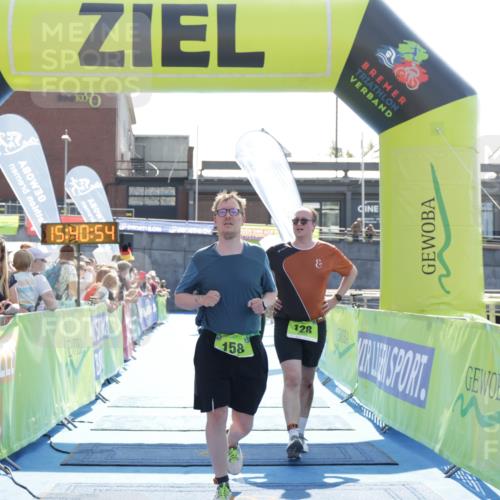 10.08.2025 - GEWOBA Citytriathlon Bremen H.Heesch http://msf.ph/oto/8557848 10.08.2025 15:40:58 Ziel 128, 158, 366, 370, 381, 514 meine-sportfotos.de