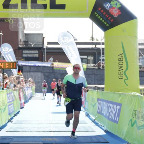 10.08.2025 - GEWOBA Citytriathlon Bremen H.Heesch http://msf.ph/oto/8557859 10.08.2025 15:41:15 Ziel 237, 347, 400 meine-sportfotos.de