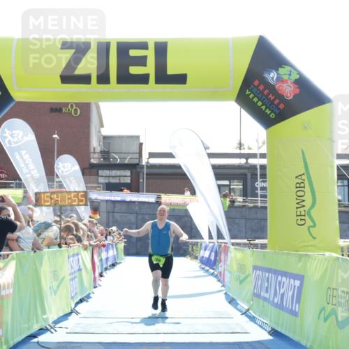 10.08.2025 - GEWOBA Citytriathlon Bremen H.Heesch http://msf.ph/oto/8557881 10.08.2025 15:41:59 Ziel 99 meine-sportfotos.de
