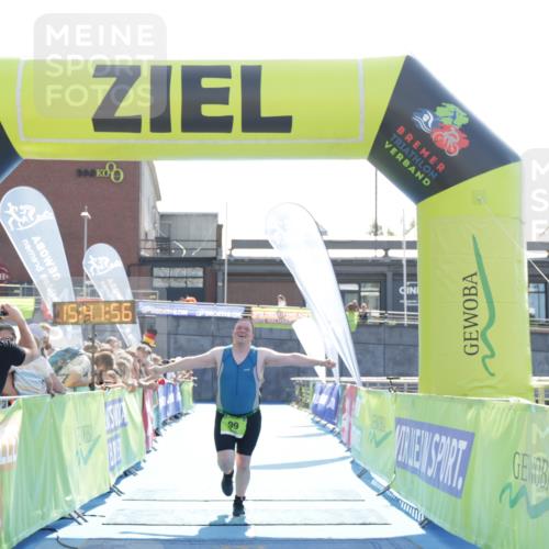 10.08.2025 - GEWOBA Citytriathlon Bremen H.Heesch http://msf.ph/oto/8557883 10.08.2025 15:42:00 Ziel 99 meine-sportfotos.de