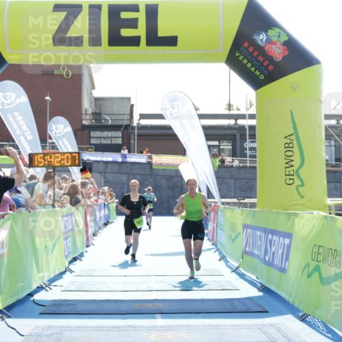 10.08.2025 - GEWOBA Citytriathlon Bremen H.Heesch http://msf.ph/oto/8557887 10.08.2025 15:42:11 Ziel 508, 512 meine-sportfotos.de